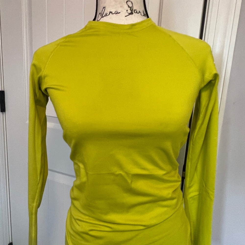 Nike Women's Therma-FIT Top - Size S